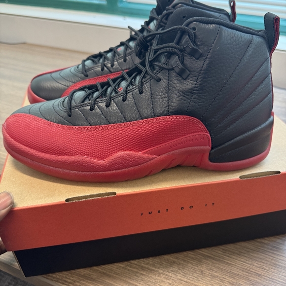 Nike Air Jordan 12 Retro Box - Black and Red - Picture 3 of 4